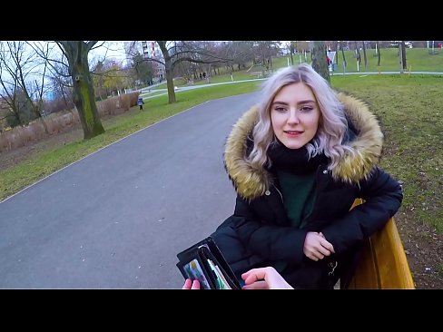 ❤️ Gleypir heitt ásamt ókunnugra fyrir peninga - blástur í garðinum eftir Evu Elfie Klám á is.virtsextor.ru ❌❤